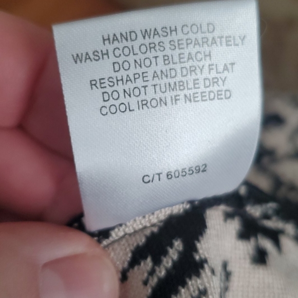 Taylor XL Beige/Black Houndstooth sweater dress - Picture 6 of 8